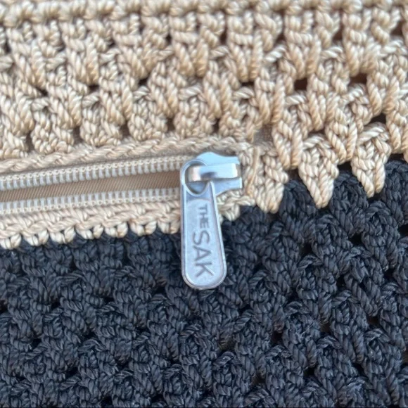 EUC The Sak knot crochet zip top purse shoulder bag - two tone two color - Picture 6 of 12